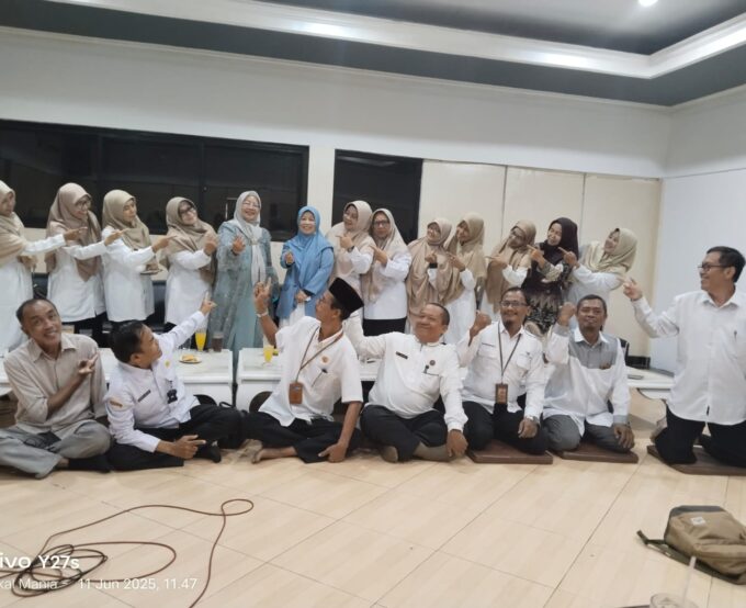 PGRI Kecamatan Cibeber Gelar Acara Perpisahan untuk Kepala Sekolah yang Purna Tugas  
