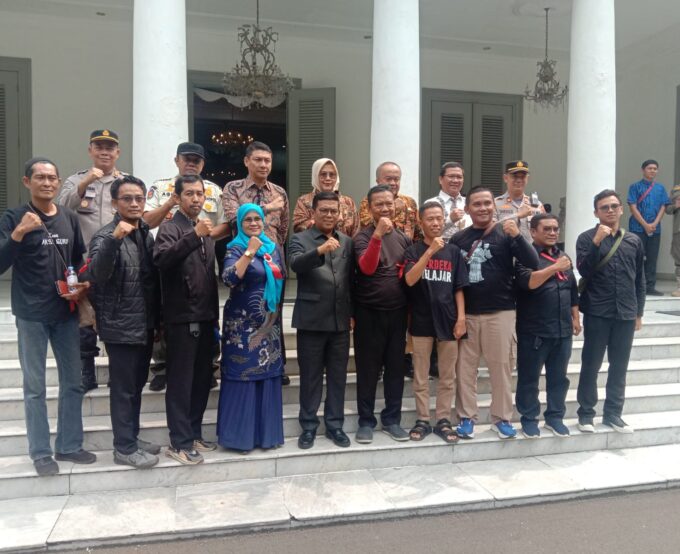 Aksi Damai Guru SMA/SMK Se-Provinsi Banten Berhasil Dapatkan Respons Positif dari Gubernur Banten