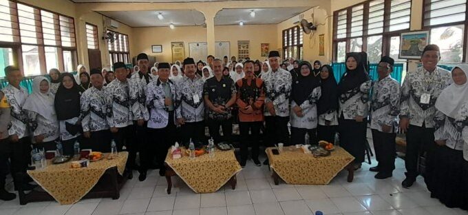 Ana Fahyudin Terpilih Pimpin PGRI Jombang: Ajak Anggota Bersinergi Wujudkan Organisasi Guru yang "Senang, Nyaman, dan Gembira"