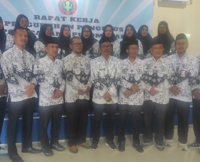 Raker dan Pengukuhan PGRI Pulomerak: Guru Cilegon Siap Jawab Tantangan Moral dan Digital, Tegaskan Solidaritas untuk Korban Banjir Sumatera