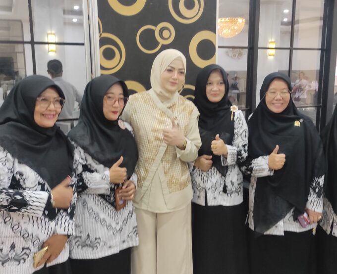 Buka Ruang Aspirasi, Ibunda Guru Alfi Rizki Ajak Guru se-Kecamatan Grogol Terus Tingkatkan Kompetensi